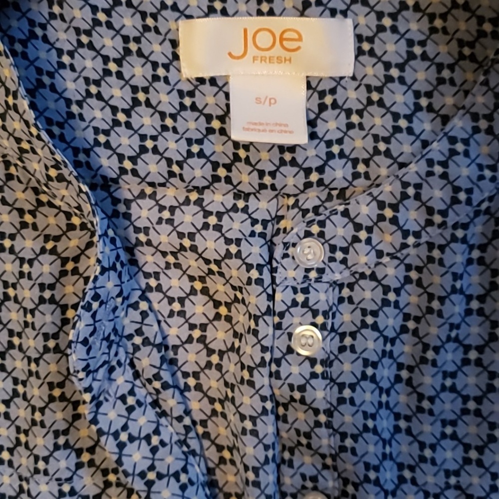 Flowy blouse! - Picture 2 of 2